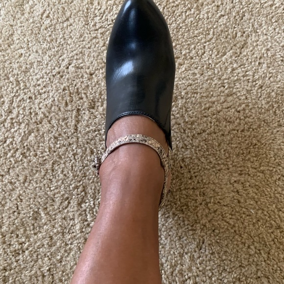Enzo Angiolini Black & Snakeskin Bootie Size 6 1/2 - Picture 4 of 7